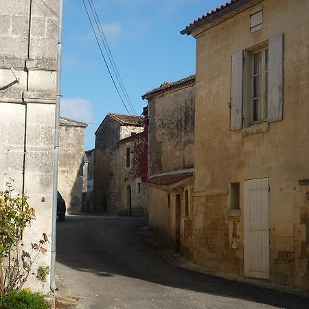 Chambres D'Hotes L'En Haut Des Vignes Mérignac Esterno foto